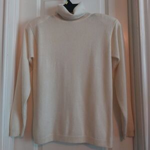 Lord & Taylor 100% Cashmere Long Sleeve Turtleneck Sweater, Size Medium